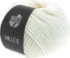 A ball of white yarn with a black label. Produktbild-Vorschau