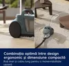 A split image showing a teal bagless vacuum cleaner on a wooden floor and on a cream rug, with text describing its features. Produktbild-Vorschau