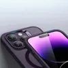 Close-up of two purple iPhone cases, one showing the camera lenses and the other showing the screen area. Anteprima dell’immagine prodotto