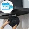 A person is holding a black circular filter in front of a kitchen range hood. There is an overlay icon showing a calendar and the number 4. Anteprima dell’immagine prodotto