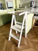 Detailansicht der Holzstruktur und abgerundeten Kanten des Lernturms.

 Podgląd zdjęcia produktu