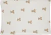 A flat lay of a cream-colored changing pad cover with a repeating pattern of small, brown teddy bears. Produktbild-Vorschau