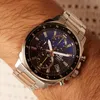 A close-up shot of a Casio Edifice watch on a person's wrist. Voir les images du produit