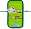 An open green wallet with a euro banknote, coins, and keys inside, attached to a lanyard. Anteprima dell’immagine prodotto