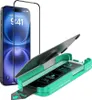 A screen protector for an iPhone is shown with its application tool. Anteprima dell’immagine prodotto
