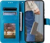 A person holding a phone case in front of a plain background. Produktbild-Vorschau