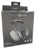 The image shows the packaging of a pair of wireless headphones. Anteprima dell’immagine prodotto