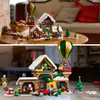 LEGO Icons Postamt des Weihnachtsmanns, Wohn-Deko oder Produktbild-Vorschau 5