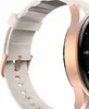 Close-up of a smartwatch band and casing. Voir les images du produit