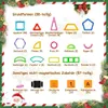 Magnetbausteine-Set mit verschiedenen Formen wie Quadraten, Dreiecken, Sechsecken und nichtmagnetischem Zubehör wie Rädern und Alphabetkarten, alles auf weißem Hintergrund mit festlicher Weihnachtsbordüre Produktbild-Vorschau
