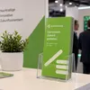 DIN Lang Tischprospekthalter im Hochformat transparent / Produktbild-Vorschau 2