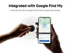 Hands holding a smart tag and a smartphone displaying the Google Find My Device app. Anteprima dell’immagine prodotto