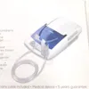 A white and blue nebulizer is shown on a white background with some text on the left side. Produktbild-Vorschau