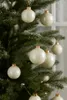 Elegantes 18-teiliges Set Glas Christbaumkugeln Weiß Matt & Produktbild-Vorschau 2