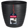 A black plastic plant pot with a saucer and a product tag attached with red ribbon. Produktbild-Vorschau