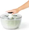 OXO Good Grips Salatschleuder mit Sieb und Deckel – zum Produktbild-Vorschau 13