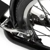 A close-up view of the brake mechanism on a bicycle wheel. Voir les images du produit