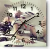 Wanduhr - Quadrat - Glasuhr - Weiblich modell posieren Produktbild-Vorschau 1