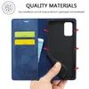 A hand holding a blue wallet-style phone case, showing its card slots and the phone holder. Produktbild-Vorschau