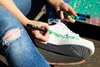 uni-ball POSCA Sneaker weiß Acrylstift farbsortiert 0,9 - Produktbild-Vorschau 5