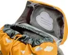 Close-up view of the interior of a yellow backpack with a drawstring closure and a name tag. Anteprima dell’immagine prodotto