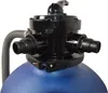 Close-up of the top of a blue sand filter tank with black plumbing connections and a grey hose. Náhled obrázku produktu