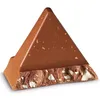 A single piece of Toblerone chocolate with almonds is shown against a white background. Anteprima dell’immagine prodotto