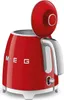A red Smeg kettle with its lid open, shown from a side angle. Anteprima dell’immagine prodotto