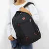 A person wearing a white shirt and blue jeans is carrying a black backpack. Voir les images du produit