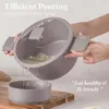 A person is demonstrating the pouring feature of a pot into a bowl. Produktbild-Vorschau