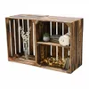 Two wooden crates are placed side-by-side, one with a shelf, displaying decorative items. Anteprima dell’immagine prodotto