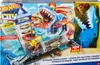 The image shows the packaging of a Hot Wheels City shark attack-themed toy playset. Produktbild-Vorschau
