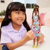 Mattel HJT07 Barbie Fashionistas Poupée de jeu avec chignon Voir les images du produit 15
