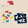 A flat lay of game pieces and cards for Ubongo! Trigo 7J Mitbringspiel. Produktbild-Vorschau