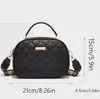 Schwarze Lederhandtasche, gesteppte Umhängetasche mit Griff Produktbild-Vorschau 2