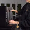 Intirilife Trinkflasche aus Glas mit Zeitmarkierung in Grau Produktbild-Vorschau 4