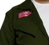 Close-up of a green jacket with an 'ARMY' patch on the chest. Anteprima dell’immagine prodotto