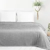 Kuschelige Decke SOFT weich & warm perfekte Wohndecke zum Produktbild-Vorschau 1