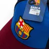 Close-up of a FC Barcelona baseball cap with its tag. Anteprima dell’immagine prodotto
