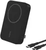 A black Belkin BoostCharge Pro inductive power bank with two USB-C cables. Voir les images du produit