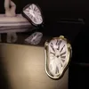 Beständigkeit der Erinnerung - abstrakte schmelzende Uhr, Produktbild-Vorschau 4
