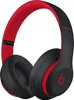 A pair of black and red Beats Studio³ Wireless headphones. Produktbild-Vorschau