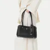 Borsa A Tracolla Del Marchio Guess Del Modello Meridian Ii Anteprima dell’immagine prodotto 4