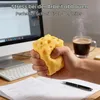 Syr, maslo, mäkká žmýkačka (A, 7*7 cm). Hračka na zmáčanie Náhľad obrázku produktu 7
