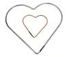 Two heart-shaped wire frames, one silver and one copper, nested inside each other. Produktbild-Vorschau