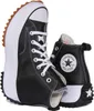 A pair of black Converse Run Star Hike Platform Foundational Leather sneakers. Voir les images du produit