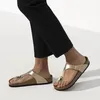 Birkenstock Gizeh Gold Normal Fußbett - Damen Hausschuhe - Produktbild-Vorschau 57