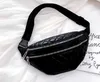 Grand sac réniforme en cuir souple Eco matelassé pour Voir les images du produit 28