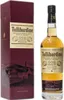 A bottle of Tullibardine Burgundy Finish Highland Single Malt Scotch Whisky and its presentation box. Produktbild-Vorschau