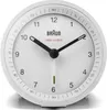 A white Braun radio-controlled alarm clock is shown against a white background. Voir les images du produit